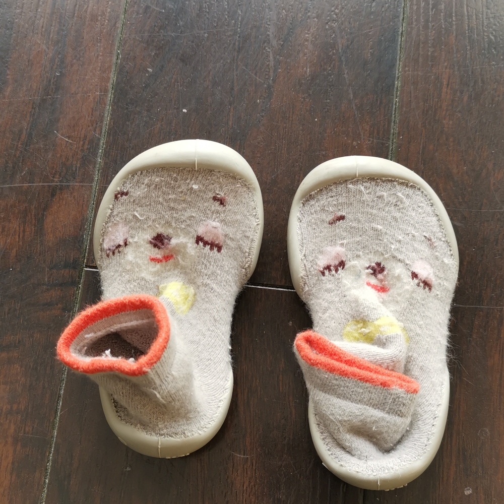 Baby slippers